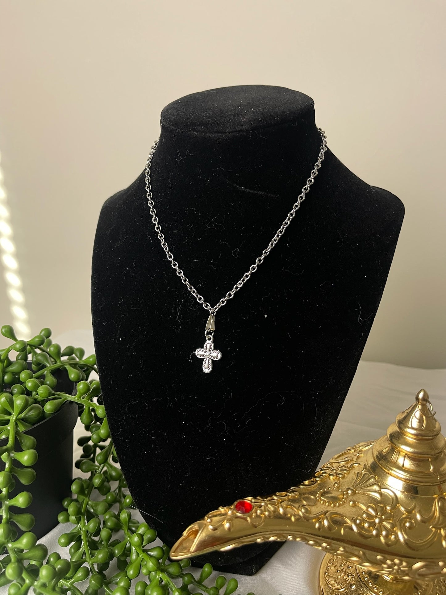 Crossed Choker